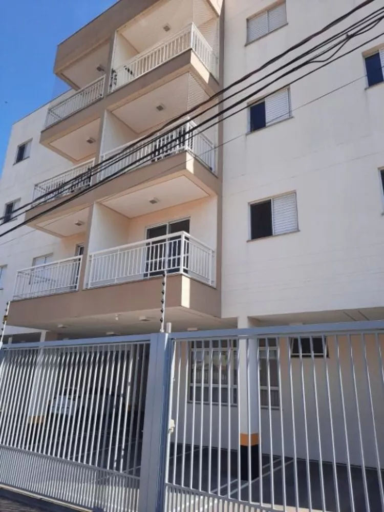 Apartamento à venda com 3 quartos, 81m² - Foto 1