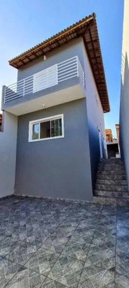 Casa à venda com 2 quartos, 150m² - Foto 1