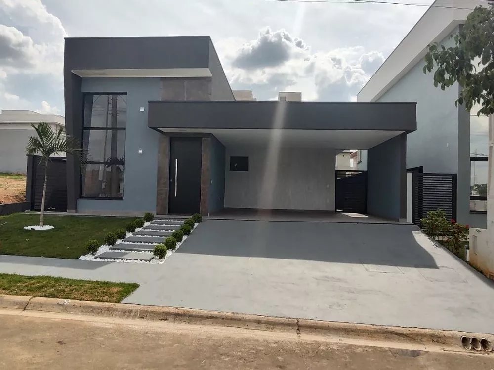 Casa à venda com 3 quartos, 300m² - Foto 1