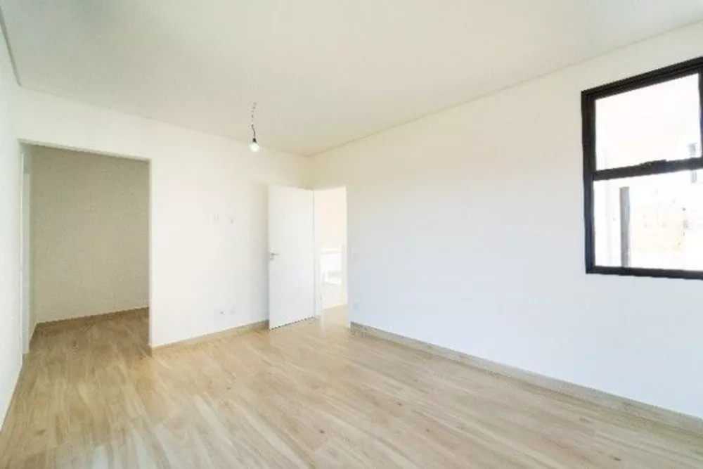 Casa à venda com 4 quartos, 250m² - Foto 9