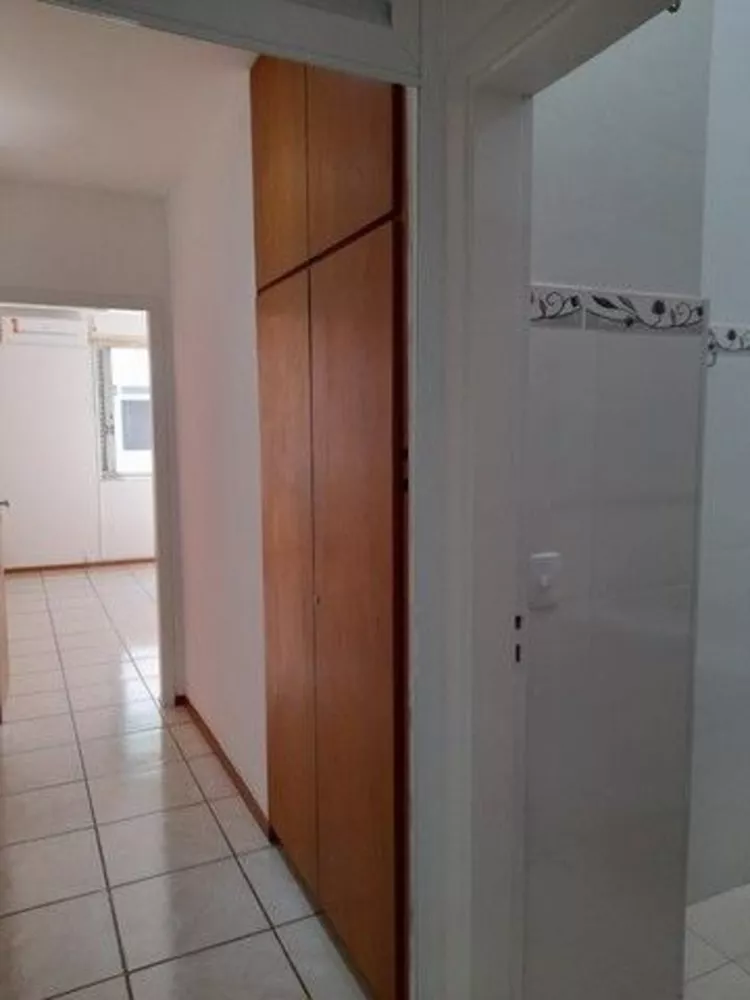 Casa à venda com 2 quartos, 256m² - Foto 2