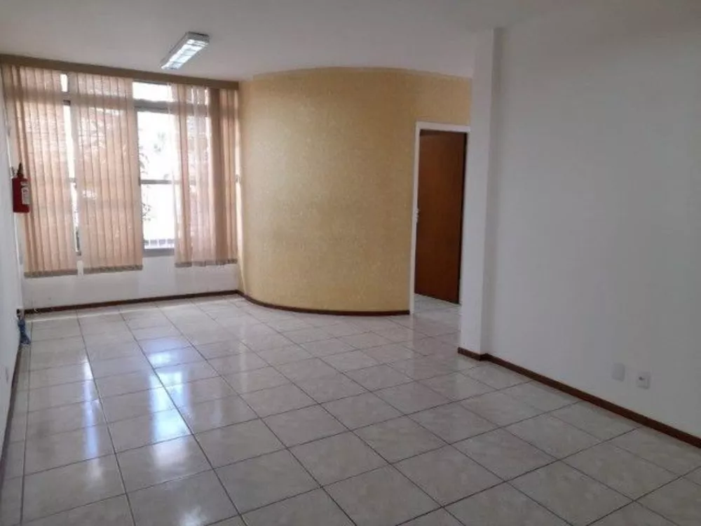 Casa à venda com 2 quartos, 256m² - Foto 1