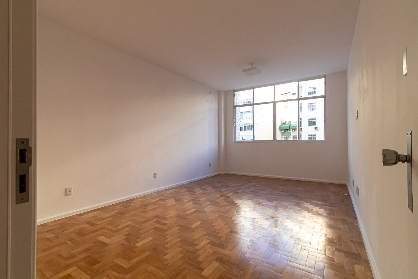 Apartamento à venda com 4 quartos, 330m² - Foto 14