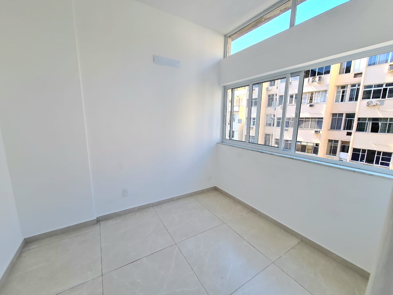 Apartamento à venda com 2 quartos, 60m² - Foto 22