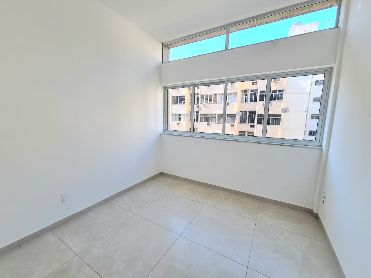 Apartamento à venda com 2 quartos, 60m² - Foto 23