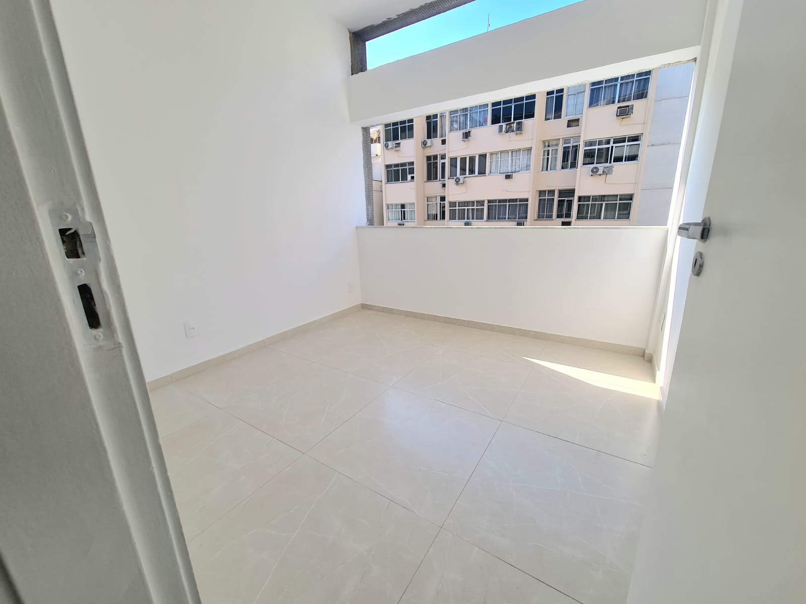 Apartamento à venda com 2 quartos, 60m² - Foto 15