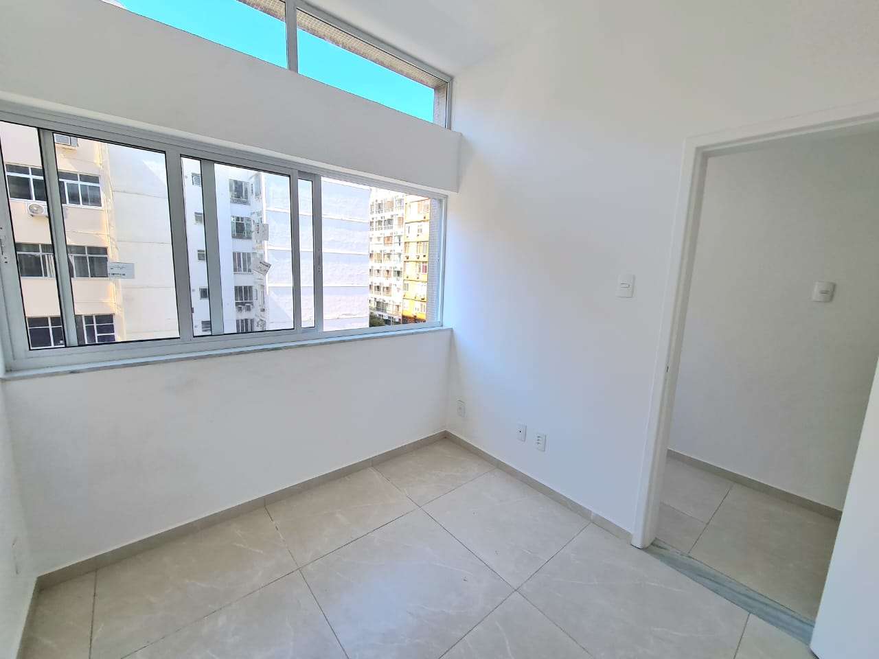 Apartamento à venda com 2 quartos, 60m² - Foto 19