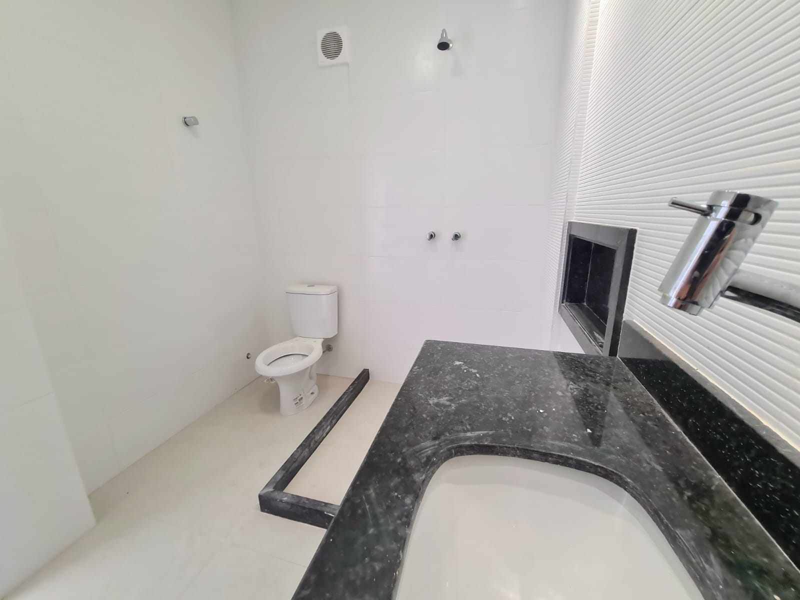 Apartamento à venda com 2 quartos, 60m² - Foto 18