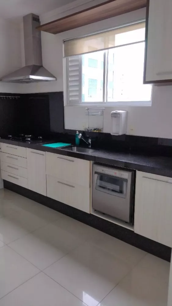 Apartamento à venda com 3 quartos, 134m² - Foto 4