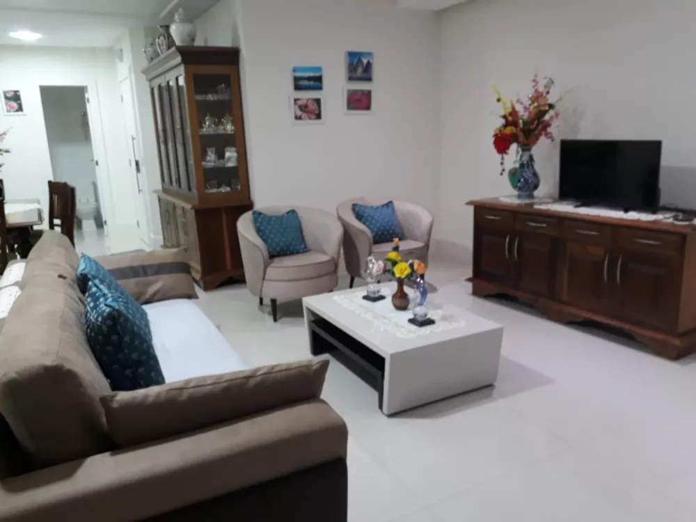 Apartamento à venda com 3 quartos, 130m² - Foto 2