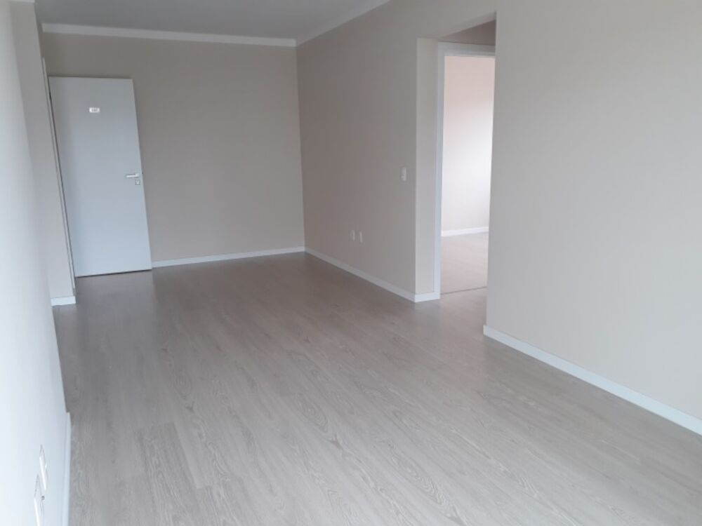 Apartamento à venda com 2 quartos, 70m² - Foto 1