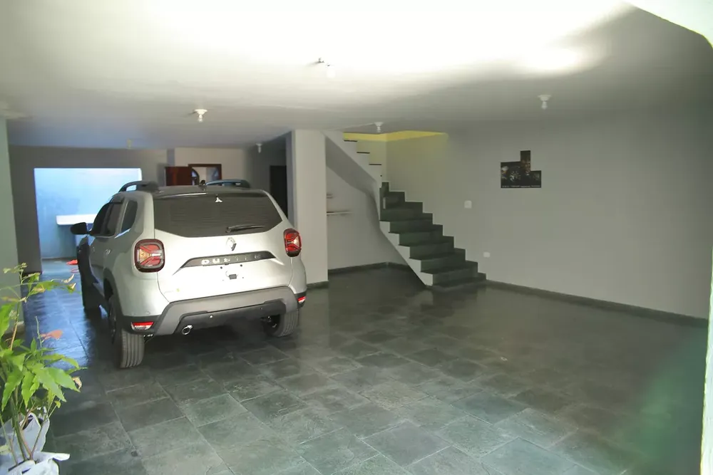 Casa, 4 quartos, 241 m² - Foto 1