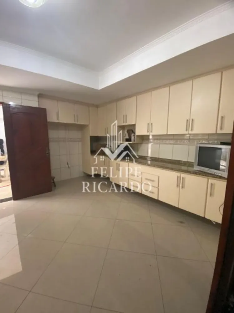 Casa, 4 quartos, 256 m² - Foto 2