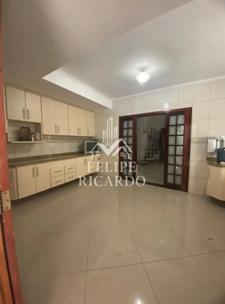 Casa, 4 quartos, 256 m² - Foto 1