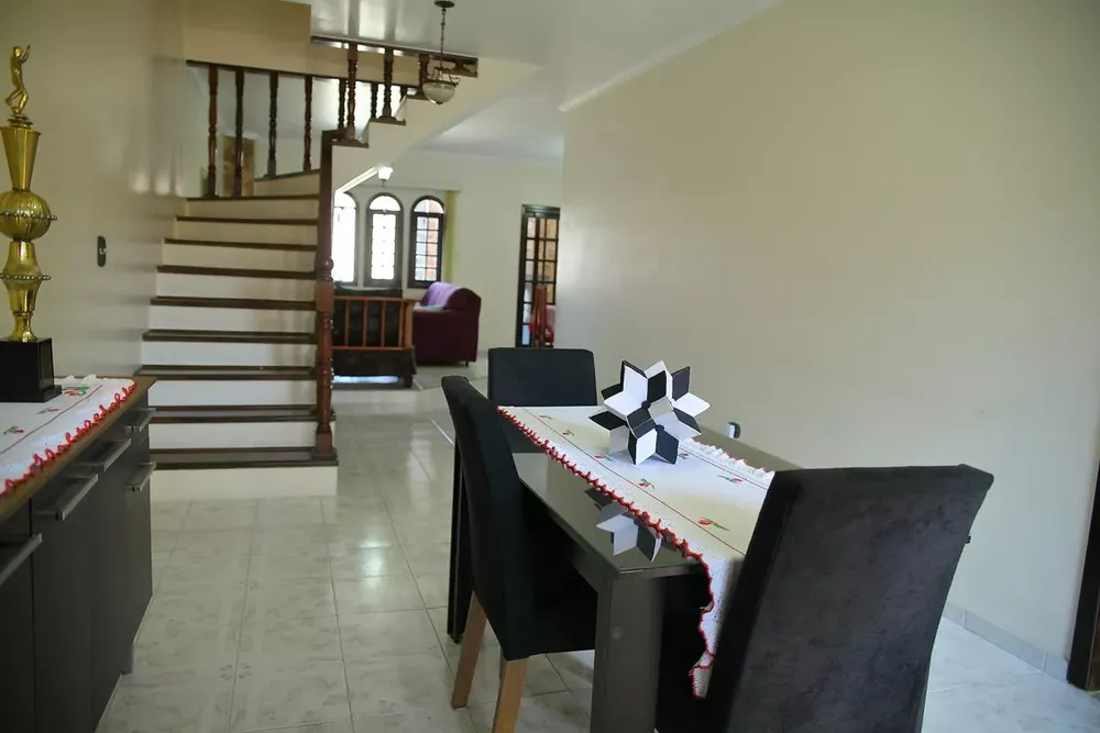 Casa, 4 quartos, 241 m² - Foto 1
