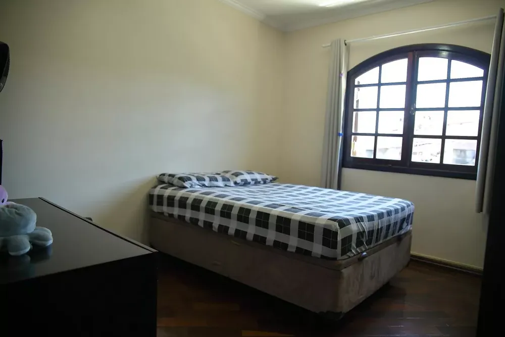 Casa, 4 quartos, 241 m² - Foto 2