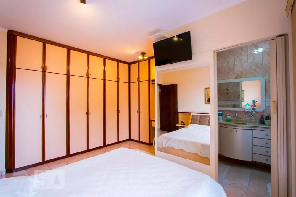 Casa, 3 quartos, 218 m² - Foto 4