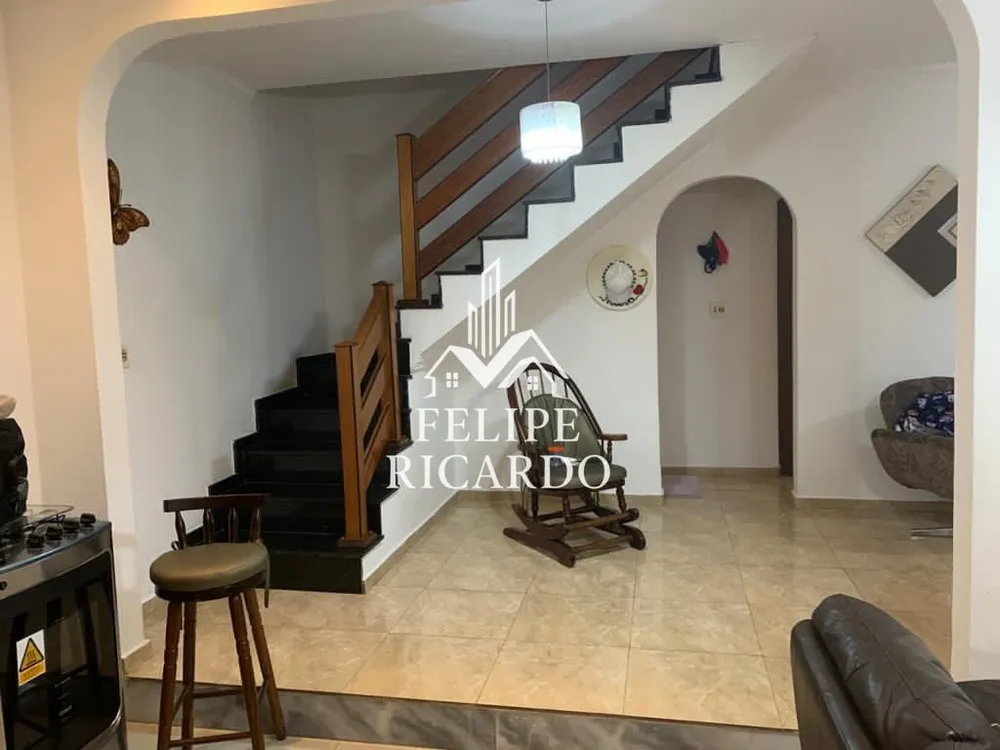 Casa, 4 quartos, 235 m² - Foto 2
