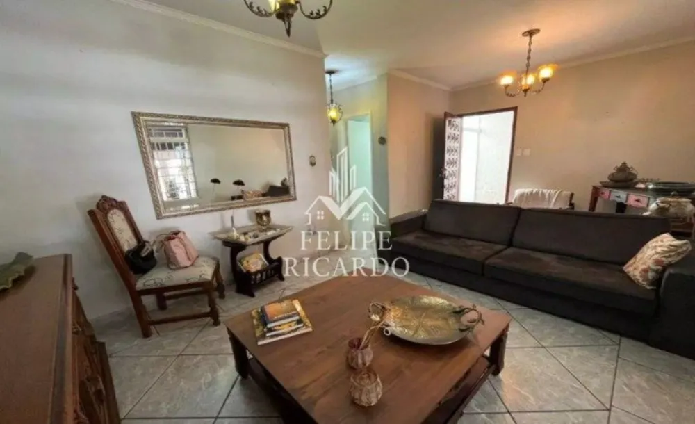 Casa, 3 quartos, 217 m² - Foto 1