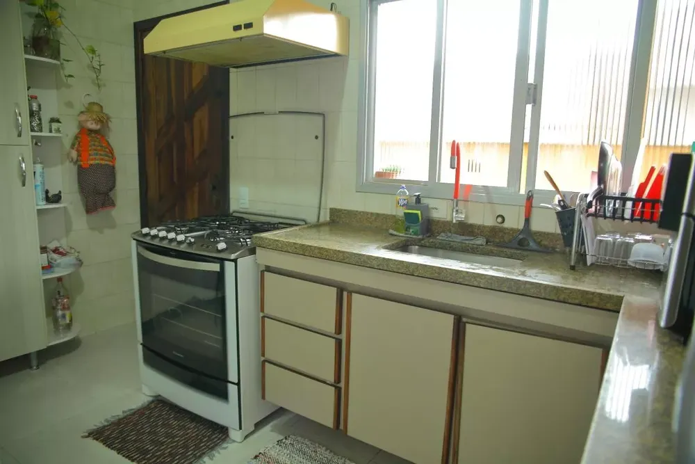 Casa, 3 quartos, 229 m² - Foto 4