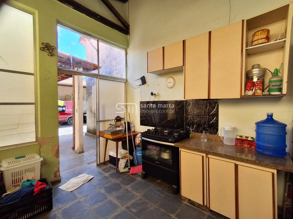 Casa à venda com 3 quartos, 320m² - Foto 3