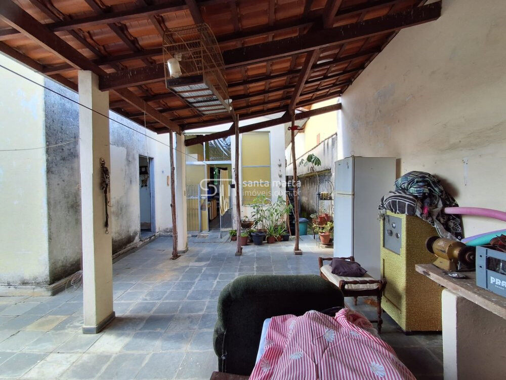 Casa à venda com 3 quartos, 320m² - Foto 2