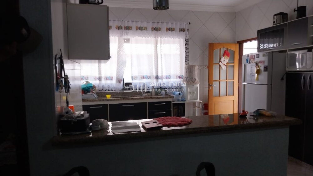 Casa à venda com 3 quartos, 350m² - Foto 3