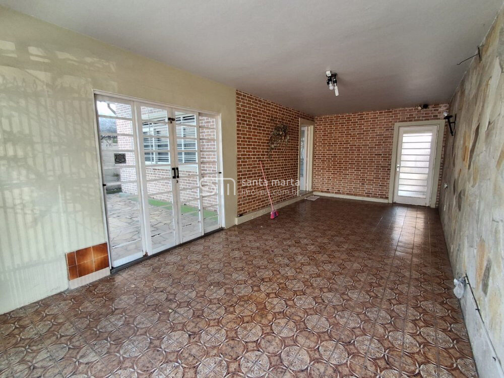 Casa à venda com 3 quartos, 250m² - Foto 1