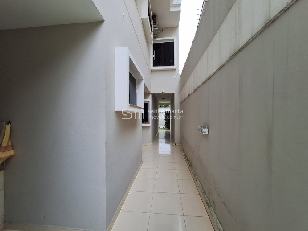 Casa à venda com 4 quartos, 720m² - Foto 2