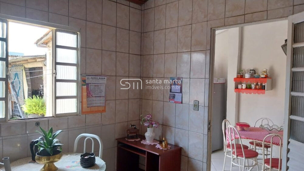 Casa à venda com 3 quartos, 24m² - Foto 2
