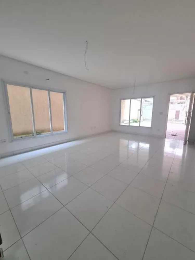 Casa, 4 quartos, 215 m² - Foto 1