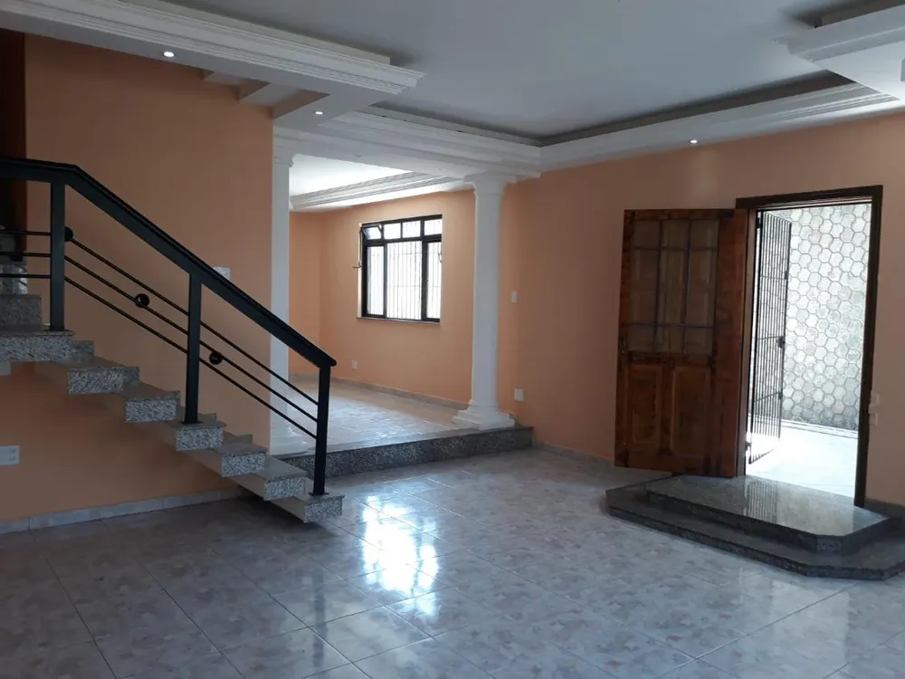 Casa, 3 quartos, 275 m² - Foto 1