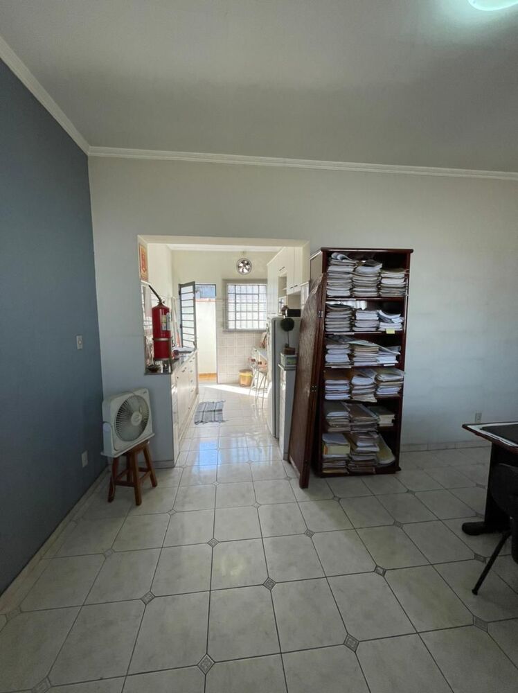 Casa Comercial à venda com 7 quartos, 265m² - Foto 8