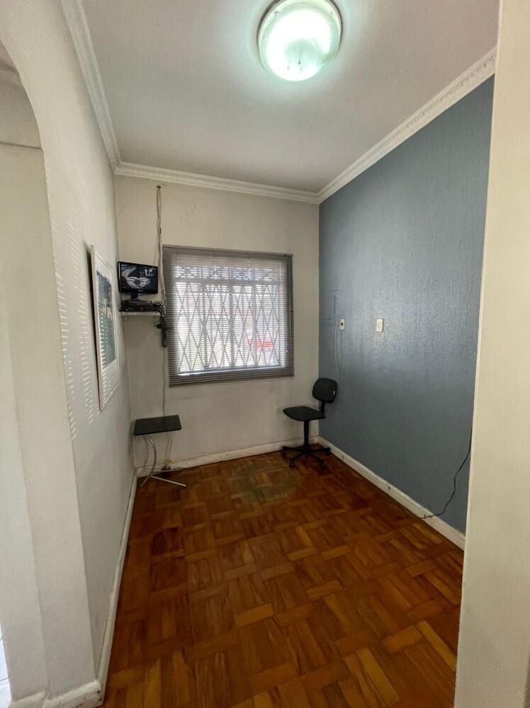 Casa Comercial à venda com 7 quartos, 265m² - Foto 14