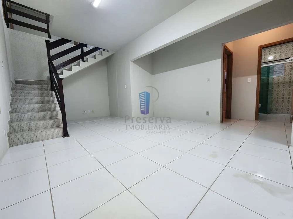 Casa, 4 quartos, 230 m² - Foto 1