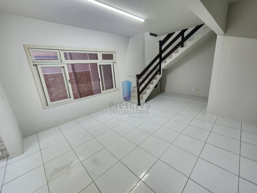 Casa, 4 quartos, 230 m² - Foto 2