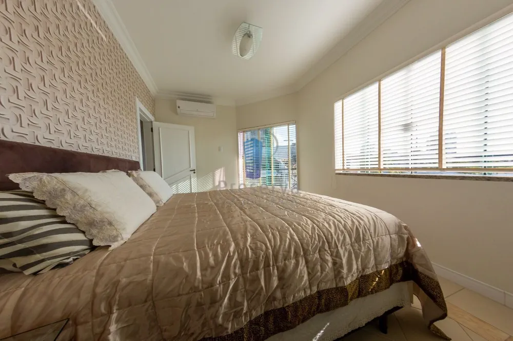 Casa, 3 quartos, 260 m² - Foto 4