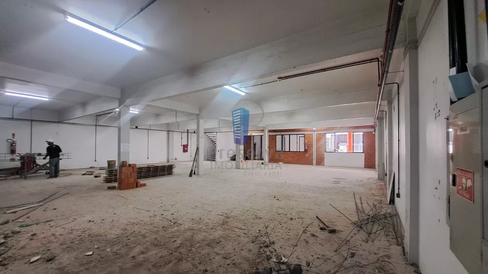 Sala-Conjunto, 800 m² - Foto 1