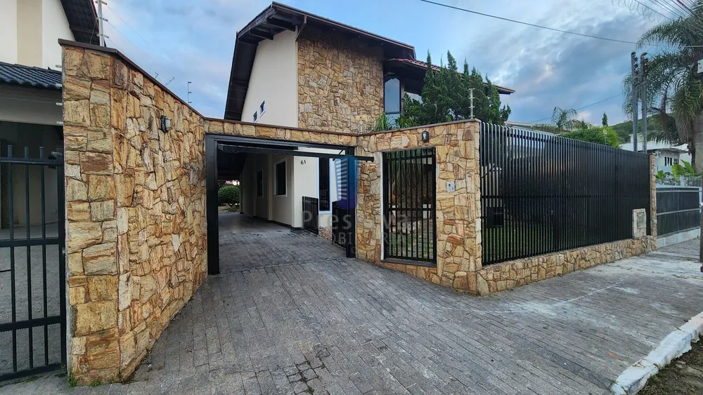 Casa, 4 quartos, 350 m² - Foto 1
