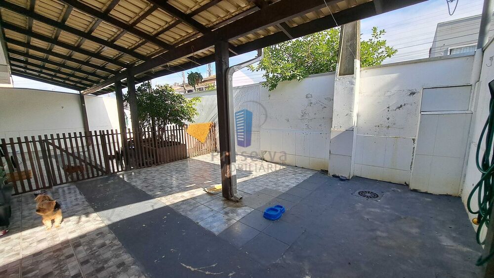 Casa à venda com 4 quartos, 200m² - Foto 15