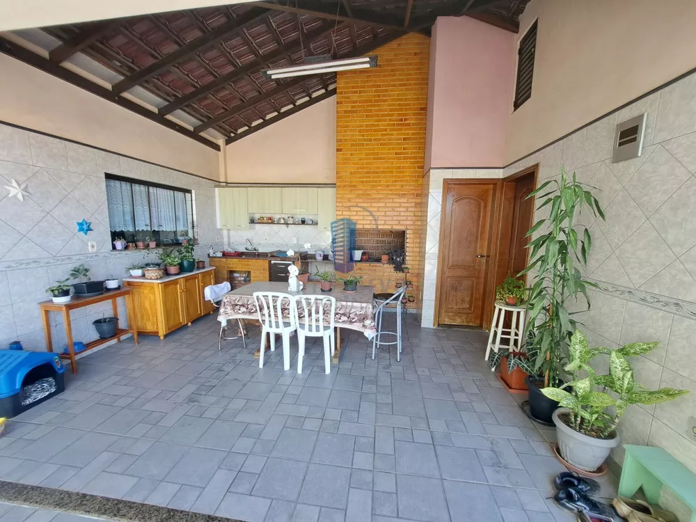 Casa, 3 quartos, 435 m² - Foto 1