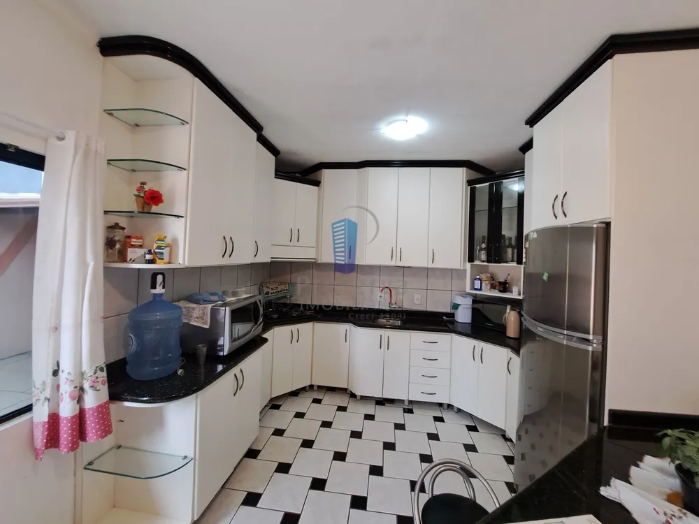 Casa, 3 quartos, 200 m² - Foto 2