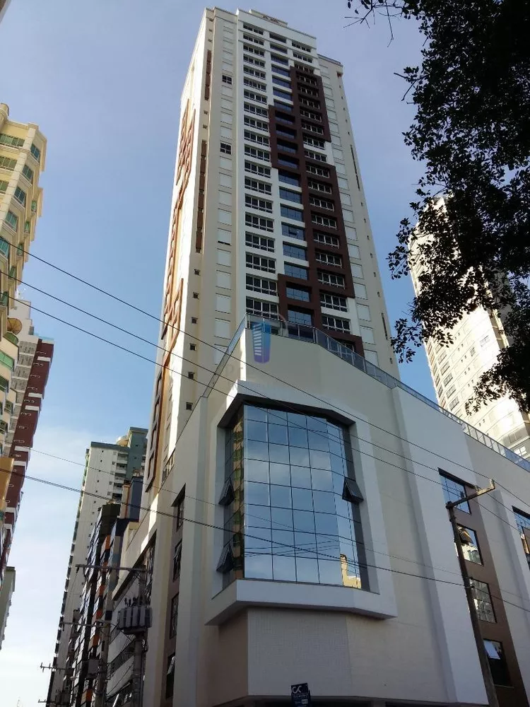 Apartamento à venda com 4 quartos, 308m² - Foto 2