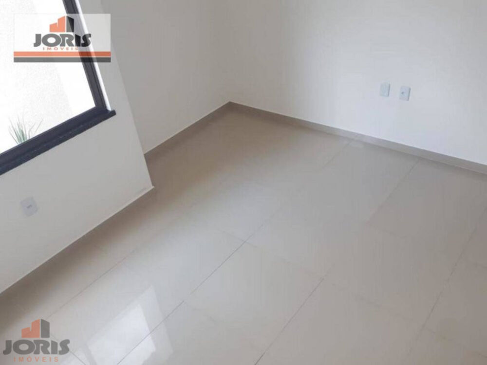 Casa à venda com 3 quartos, 90m² - Foto 4