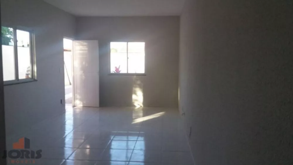 Casa à venda com 2 quartos, 87m² - Foto 2