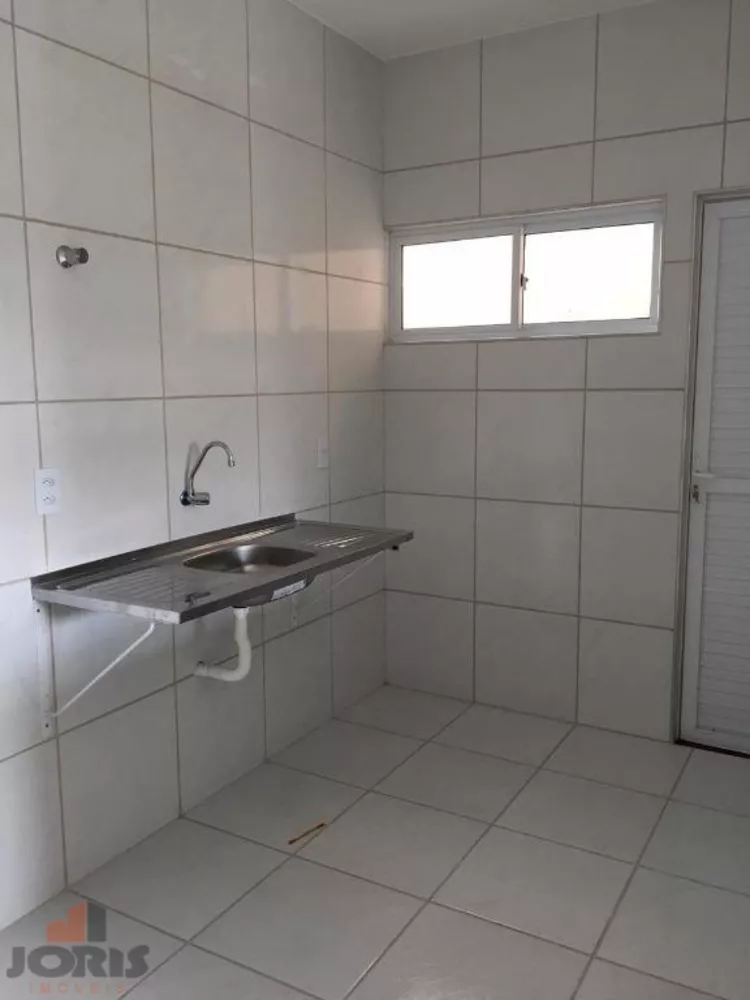 Casa à venda com 2 quartos, 74m² - Foto 4