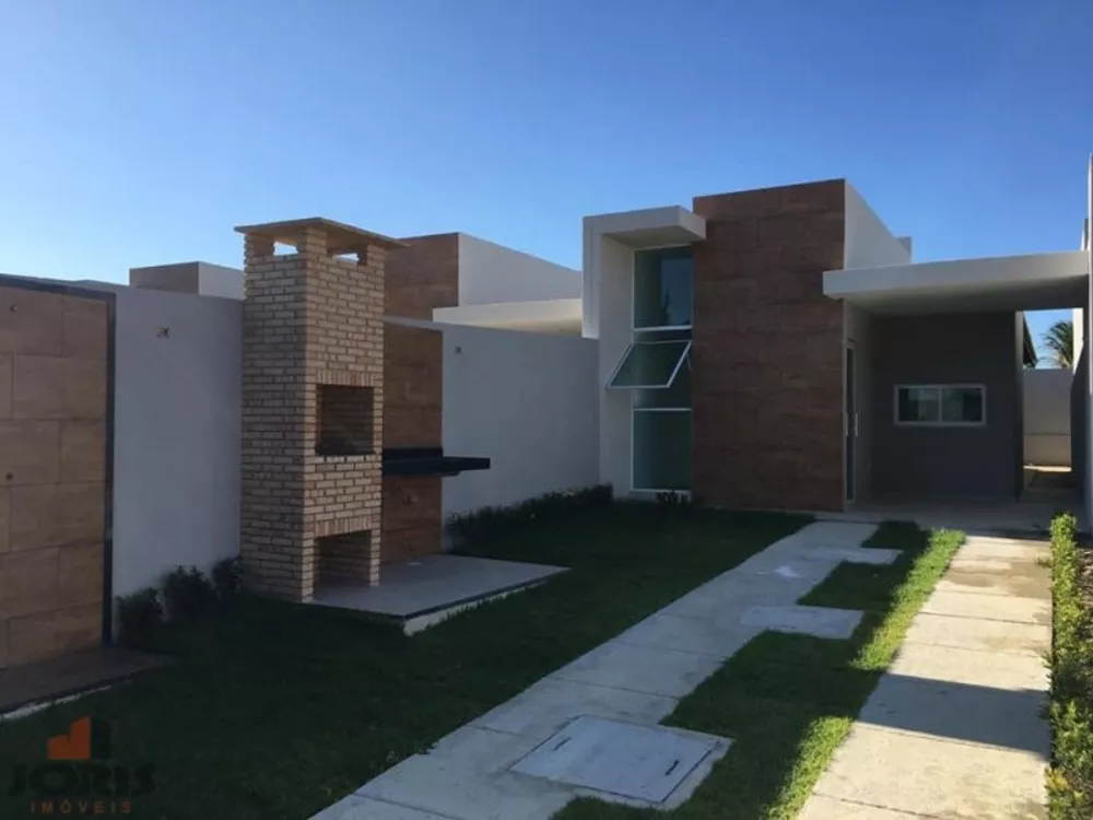 Casa à venda com 3 quartos, 75m² - Foto 1