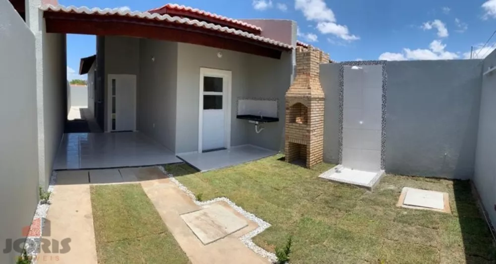 Casa à venda com 2 quartos, 81m² - Foto 1