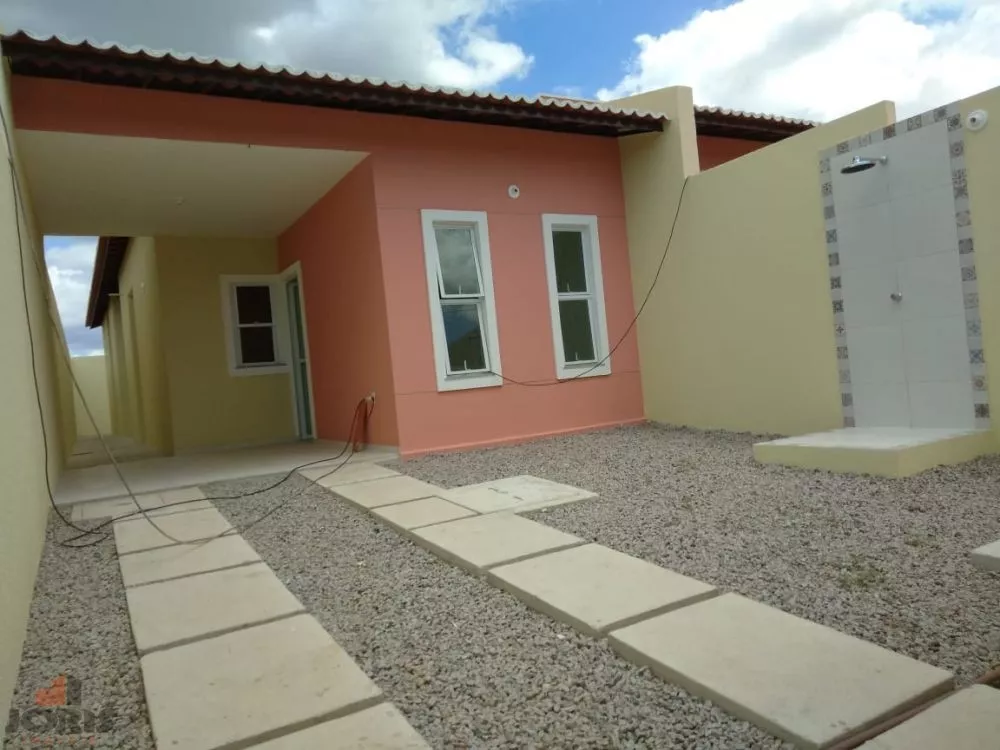 Casa à venda com 3 quartos, 97m² - Foto 1