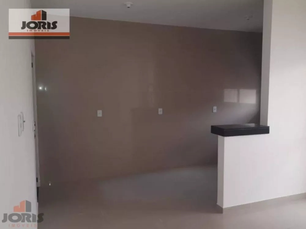 Casa à venda com 3 quartos, 90m² - Foto 2